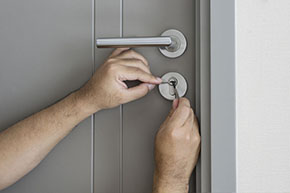 residential locksmith unlock door